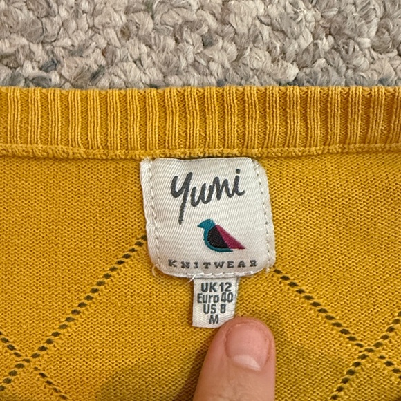 Yumi Kim Knitwear yellow Sweater with Black embroidered flowers M 8 40 Anthro - Picture 5 of 9